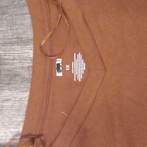 Rust colored soft sweater - Picture 3 of 5